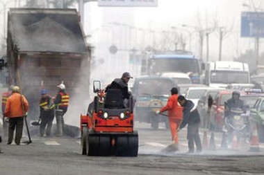 Навіщо дорожникам носити світловідбиваючі жилети?