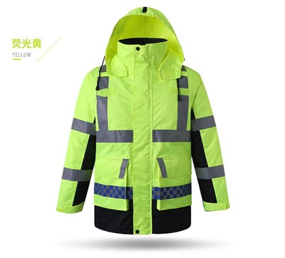 Які переваги носіння світловідбиваючого одягу?