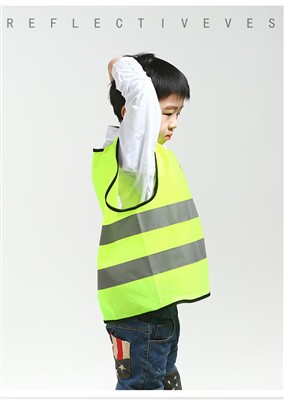 Діти на дорозі, світловідбиваючий матеріал для супроводу